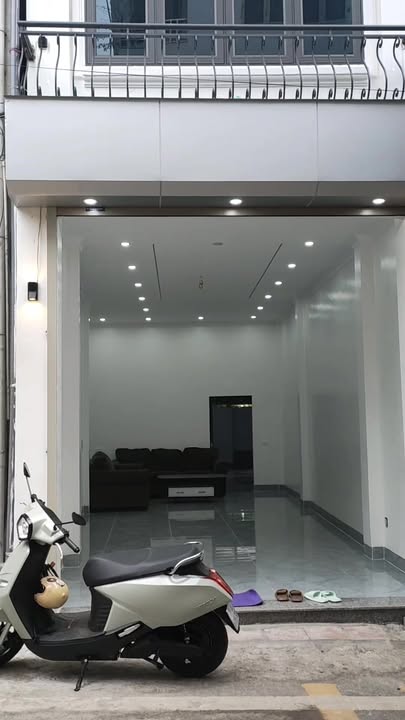 Nhà FrontHouse phố Lý Tự Trọng, Vĩnh Yên 30m² giá 3.08 tỷ - Kinh doanh siêu lợi nhuận!