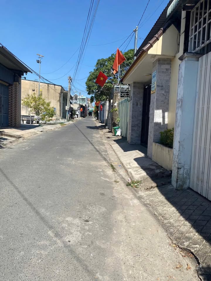 Đất Sổ Riêng 140m² gần chợ Phú Thọ - Giá chỉ 3,7 tỷ VND!