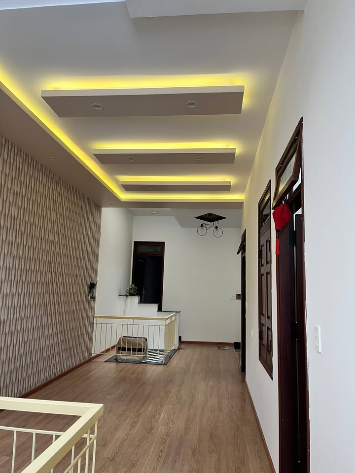 Nhà phố 3 tầng mặt tiền 27m tại phường Tân Thạnh, Tam Kỳ - Thiết kế hiện đại, giá thương lượng!