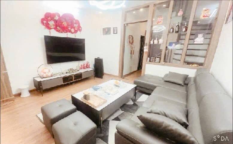 Nhà gần đô thị Vin Smart, Quận Nam Từ Liêm, 38m² giá 6.4 tỷ - Ô tô sát nhà, tiện ích đầy đủ!