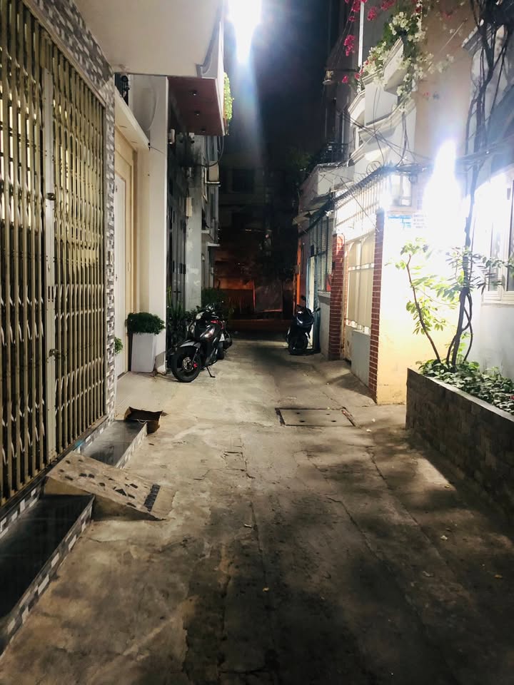 Nhà đẹp Trần Cao Vân, Phú Nhuận 107m² giá 9 tỷ - Khu VIP an ninh!