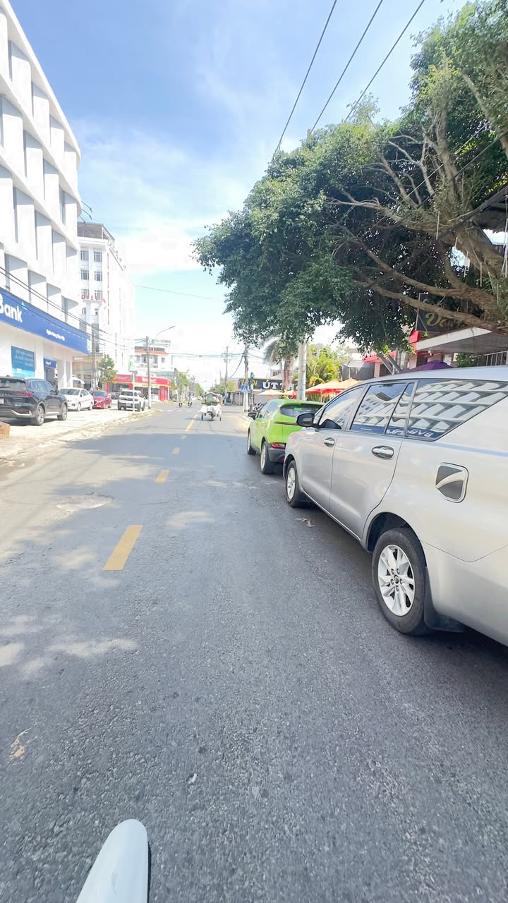 FrontHouse góc Đống Đa và Nguyễn Văn Tố 400m² giá 12 tỷ - Đầu tư sinh lời ngay!