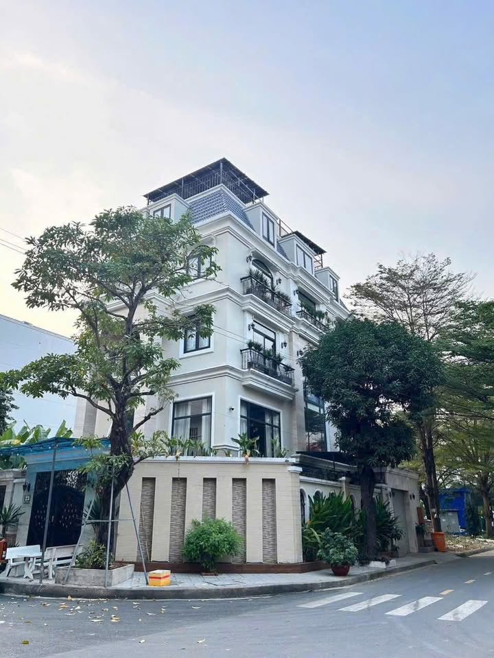 FrontHouse Bát Nàn Quận 2 giá 48 tỷ - Lô góc 2 mặt tiền đắc địa!