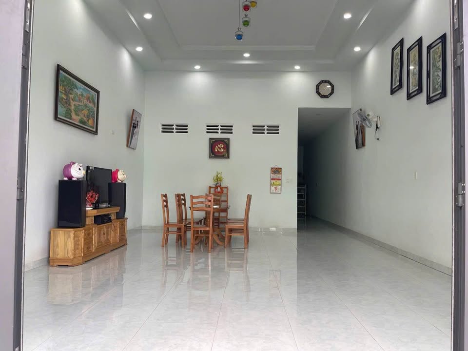 Nhà nguyên căn cho thuê tại Tiến Thành, Đồng Xoài - Giá 5 triệu/tháng, thiết kế hiện đại!