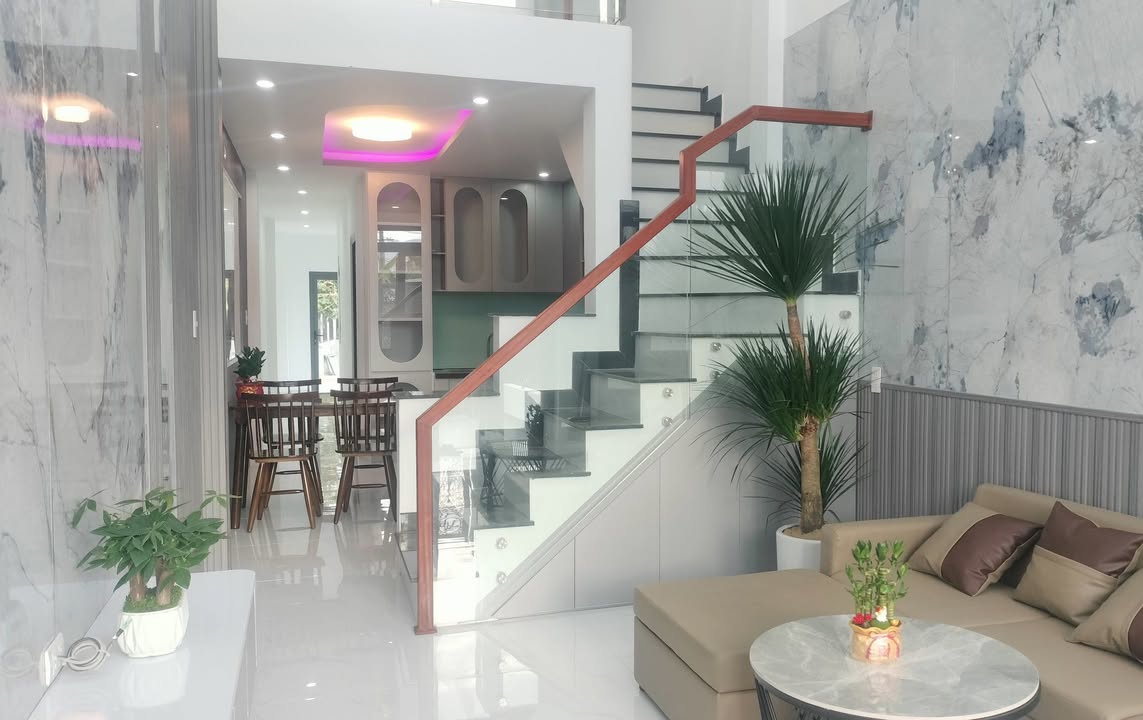 Nhà phố tại Phường Minh An, Hội An 60m² giá 3 tỷ - Ô tô đỗ cửa, gần biển