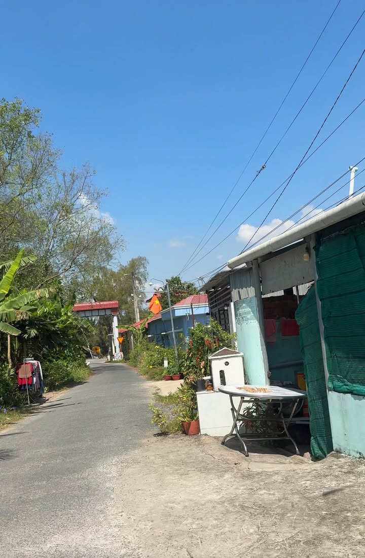 Nhà cấp 4 Huyện Long Hồ 220m² giá 400 triệu - Đường nhựa 5 tấn gần chợ!