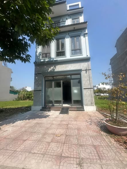 Nhà phố 2 mặt tiền Five Star Eco City 121m² giá 6.8 tỷ - Cơ hội đầu tư hiếm có!