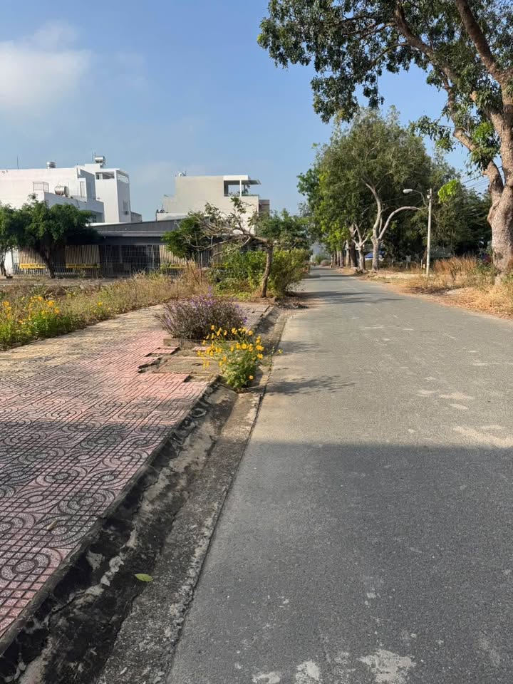 Đất nền D4 Khu Biệt thự Vườn Khóm 8, Châu Đốc 201m² giá 2.8 tỷ - Đầu tư sinh lời ngay!