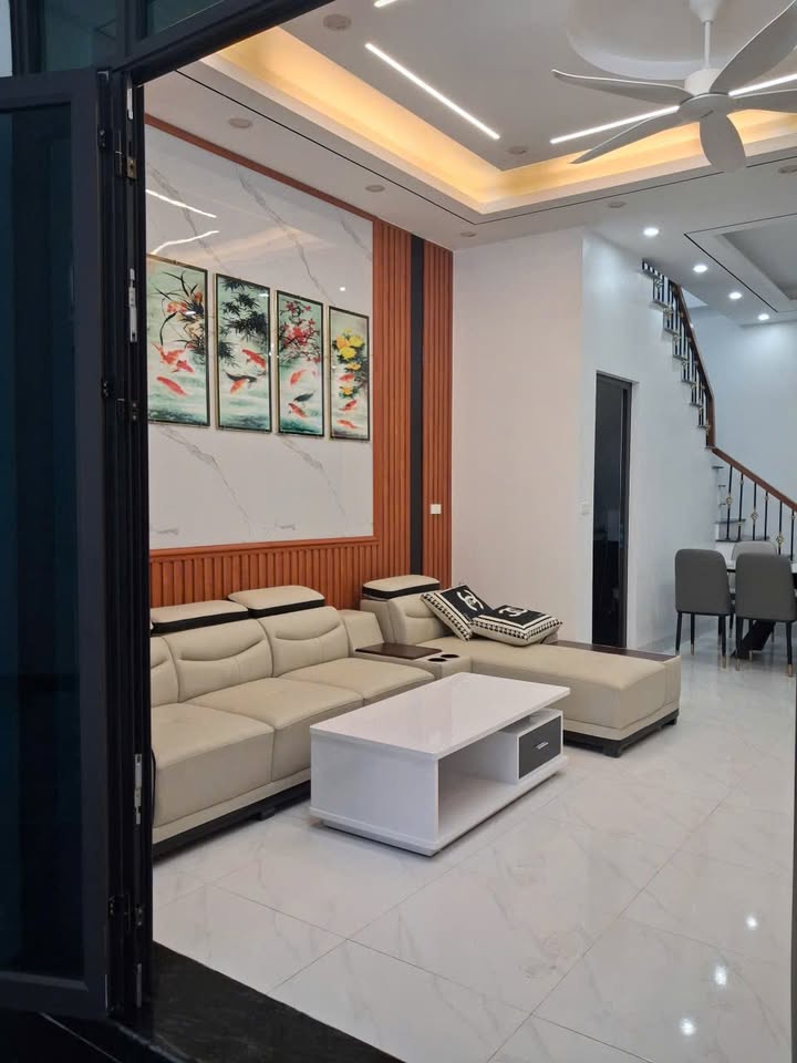 Nhà riêng đường Trương Hán Siêu, Ninh Bình 90m² giá 5 tỷ - Gara ô tô, gần viện, trường, chợ!