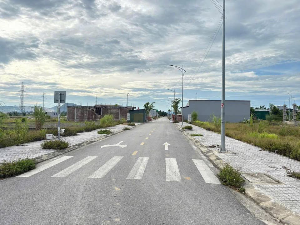 Đất nền Phường Hưng Đông, TP. Vinh 135m² giá 4 tỷ - Đối diện công viên, sẵn sàng đầu tư!