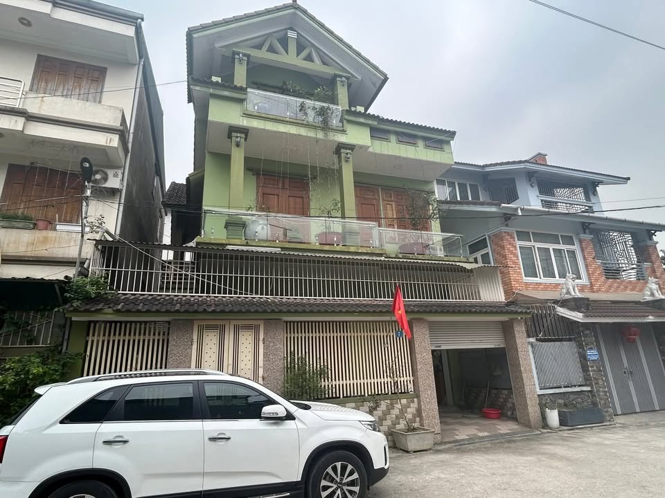 Nhà bán Khối 15 Nghi Phú, Vinh 135m² - Thiết kế hiện đại, phong thủy tốt!