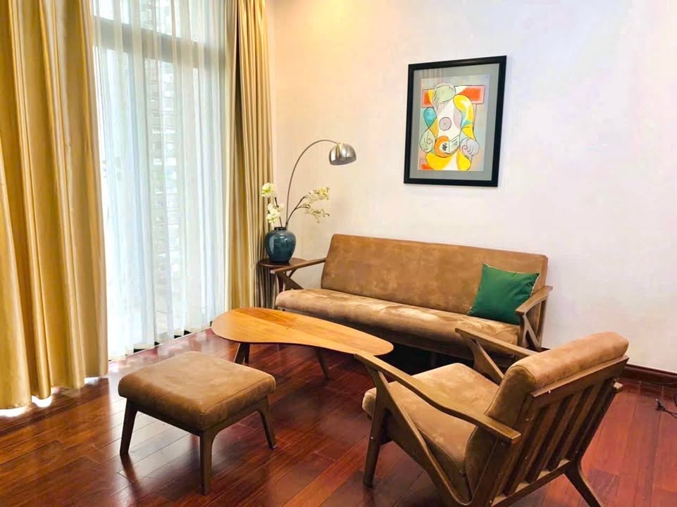 Cho thuê gấp căn hộ R1 Royal City 94m² - Full nội thất, giá tốt