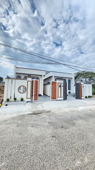 Nhà liền kề Hòa Thành 138m² giá 1.59 tỷ - Mới hoàn thiện, vị trí đắc địa!