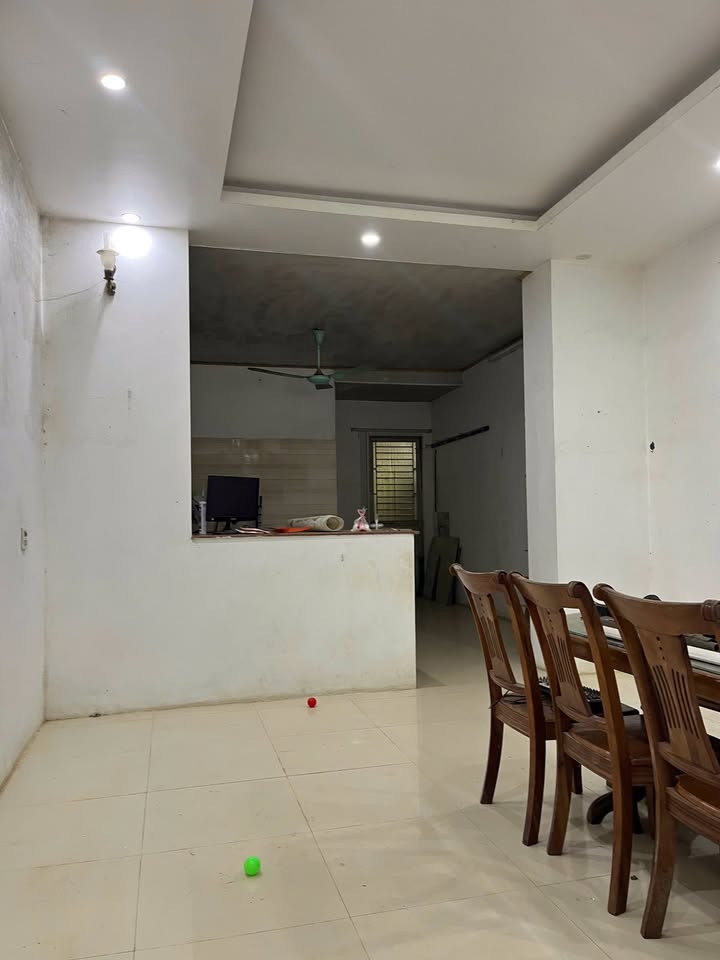 Bán nhà 3 tầng đường Điện Biên, Yên Bái 57m² giá 3.2 tỷ - Vị trí kinh doanh lý tưởng!