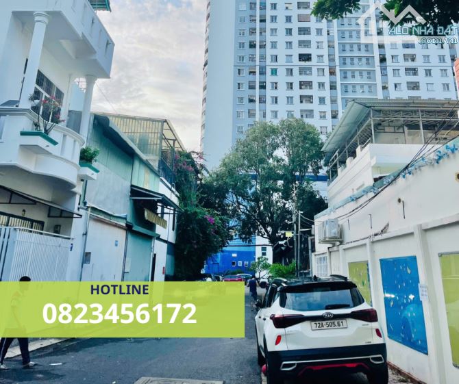 Nhà phố Hoàng Văn Thụ, Phường 7, Vũng Tàu 98m² giá 11.5 tỷ - Khu vực an sinh tốt!