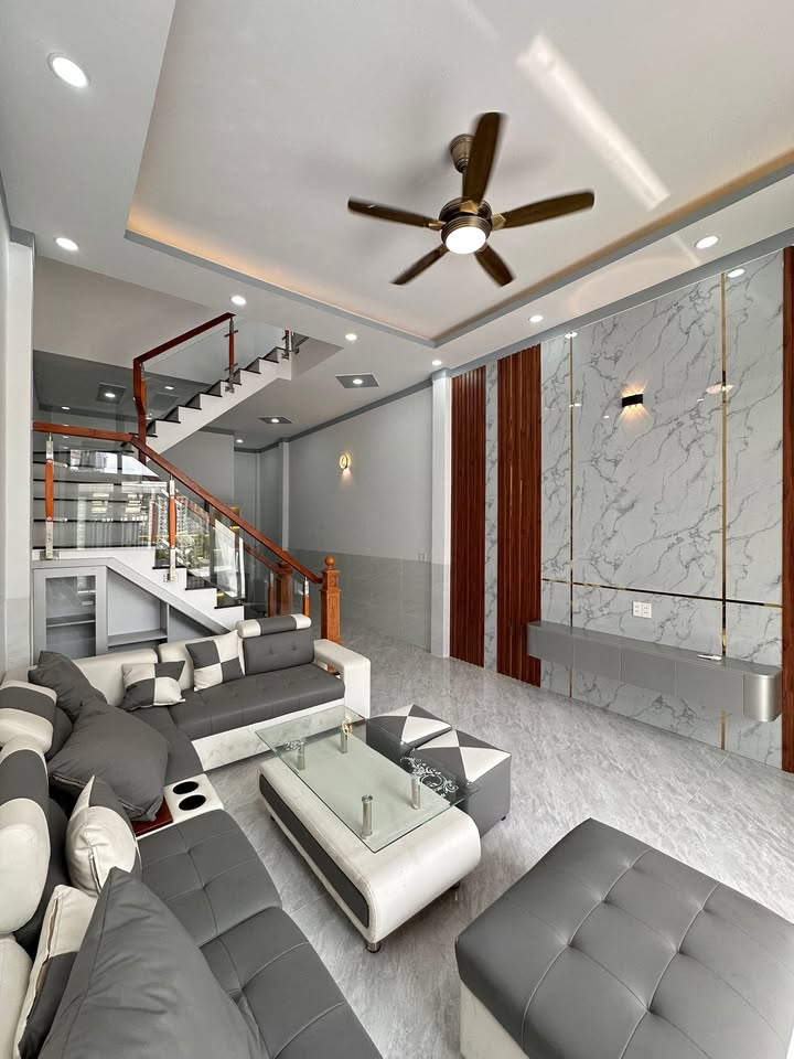 Nhà lầu đẹp phố Hố Nai 75m² giá 3.399 tỷ - Thiết kế hiện đại chính chủ