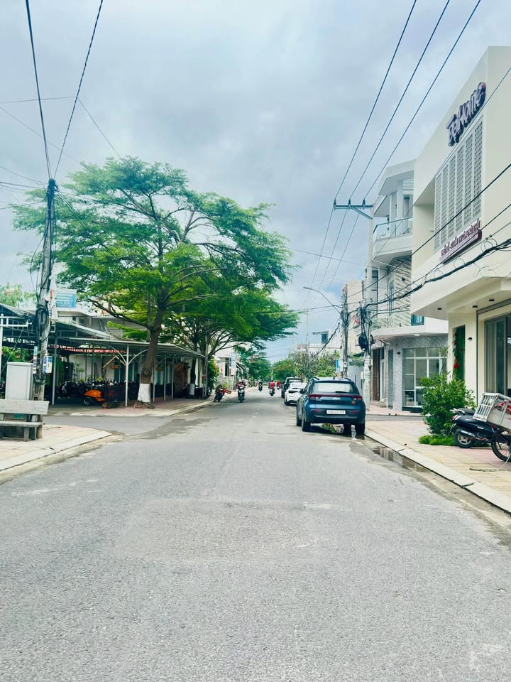 Đất thổ cư kinh doanh Mặt tiền Lạc Long Quân, Vạn Ninh 200m² giá chỉ 3.9 tỷ - Vị trí vàng, tiềm năng phát triển!