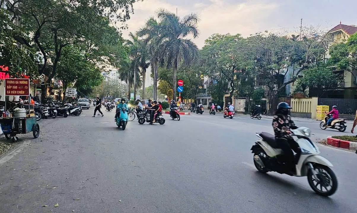 Nhà phố Văn Quán, Hà Đông 88m² giá 2 tỷ - Vị trí đắc địa, ô tô vào tận nơi!