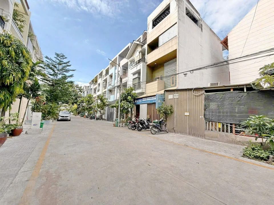 Đất đẹp hẻm xe hơi Phước Kiển Quận 7, 81m² giá 4.8 tỷ - Sổ hồng riêng