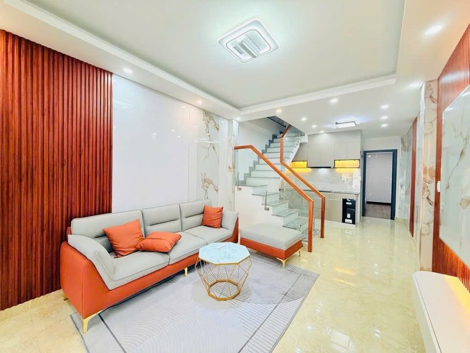 FrontHouse Hàng Xanh Bình Thạnh 50m² giá 8 tỷ - Nhà mới, đầy đủ nội thất!