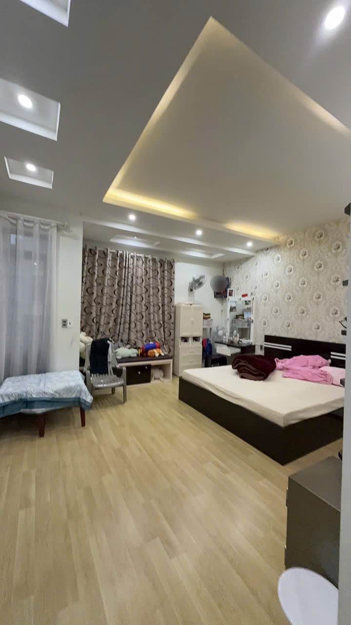 Nhà 4 tầng Cenco, Hạ Long 82,5m² giá 7 tỷ - Gần biển, tiện ích đầy đủ!