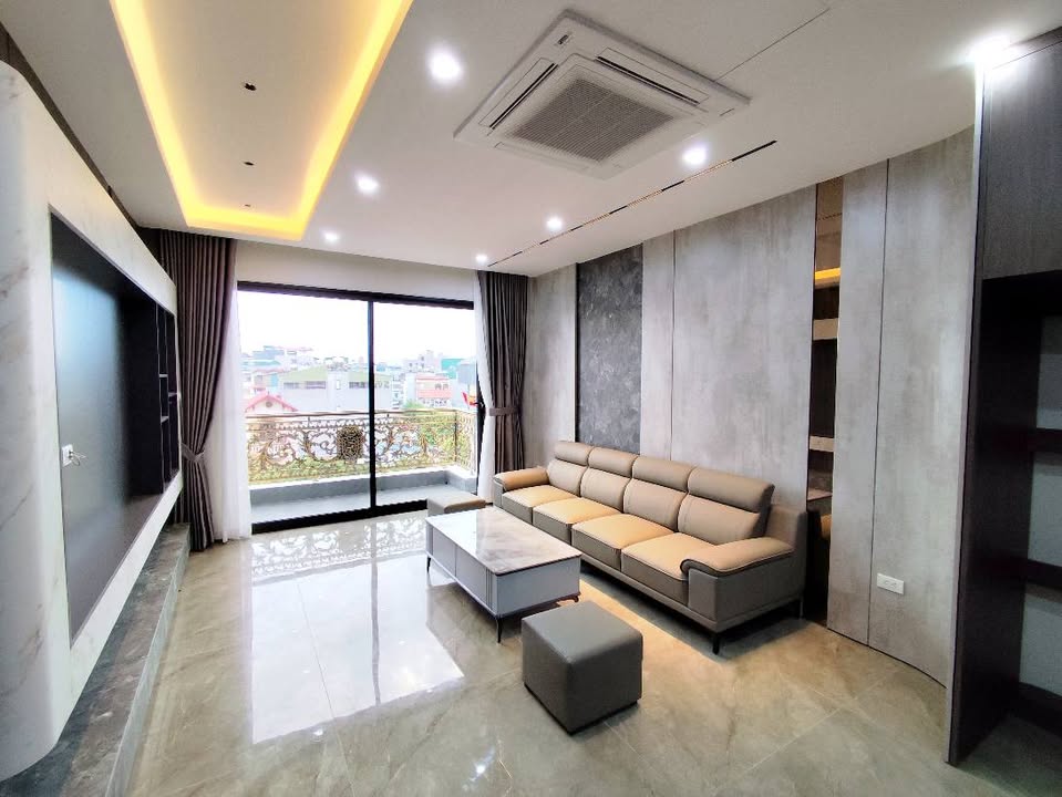 Nhà 6 tầng Phường Long Biên 60m² giá 1x tỷ - Thiết kế hiện đại, thang máy tiện lợi!