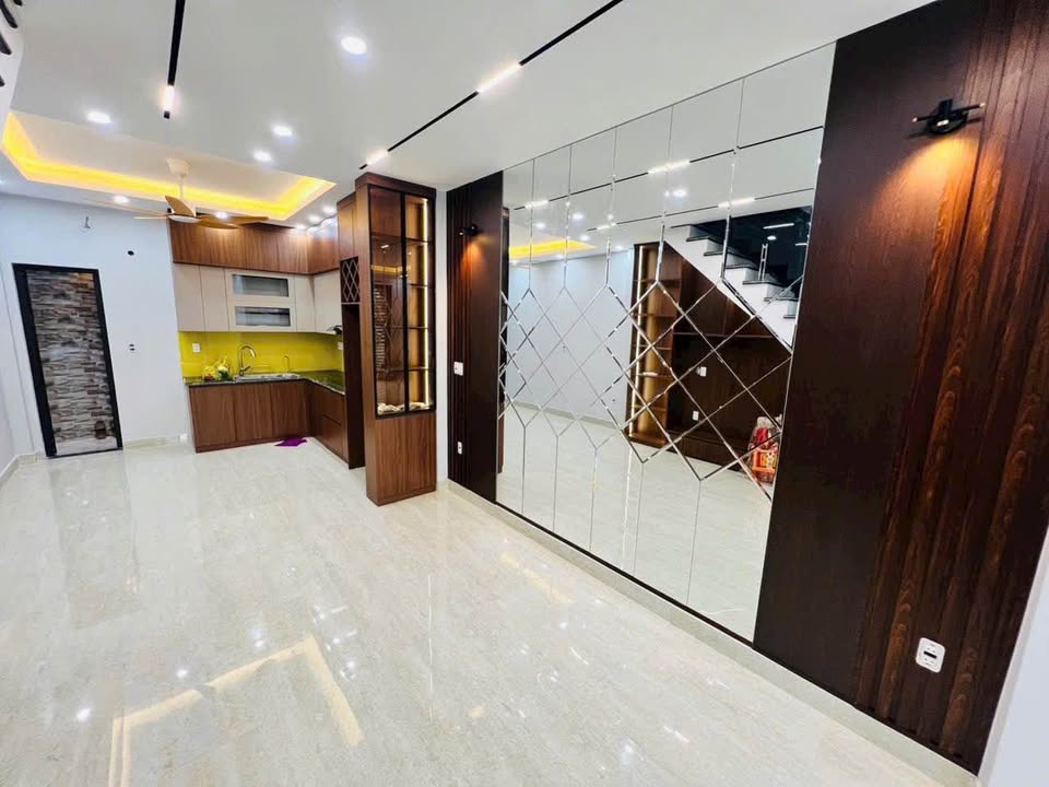 Nhà đẹp 3 tầng tại Hùng Vương, Hồng Bàng, Hải Phòng - Giá chỉ 3.35 tỷ