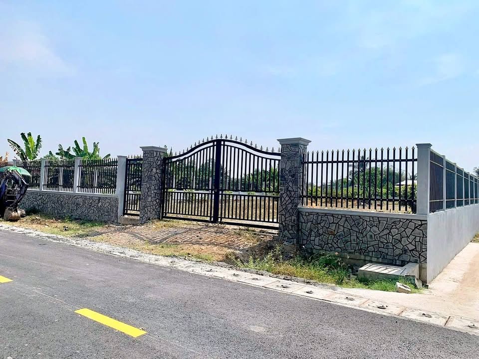 Đất thổ cư Tân Nhựt 1930,8m² giá 28 tỷ - Đã xây hàng rào kiên cố!
