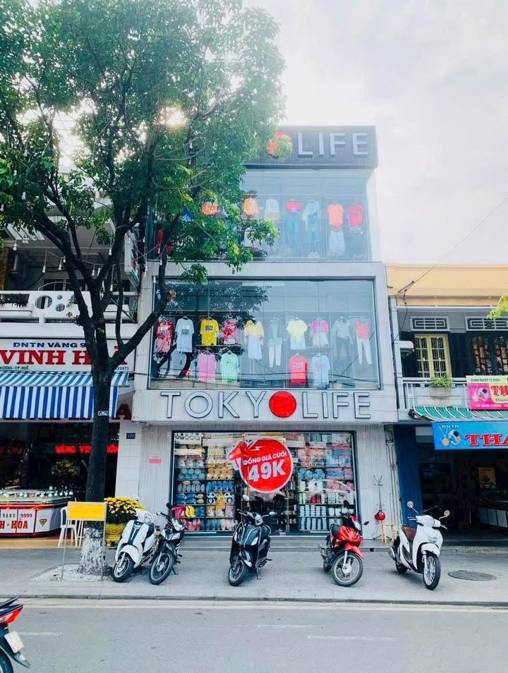 Nhà mặt tiền kinh doanh đường Hùng Vương, Tp. Huế 93m² - Đầu tư sinh lời 60 triệu/tháng!