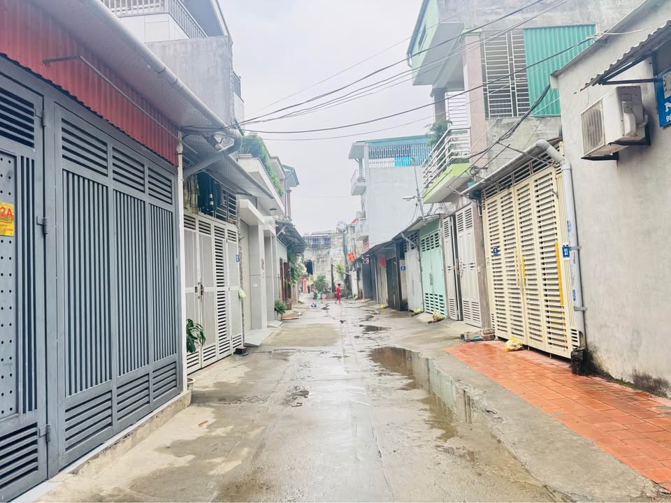 Nhà C4 Đường Lê Hồng Phong, Thái Hòa, 60m² chỉ 3 tỷ - Đường thông xe tránh!