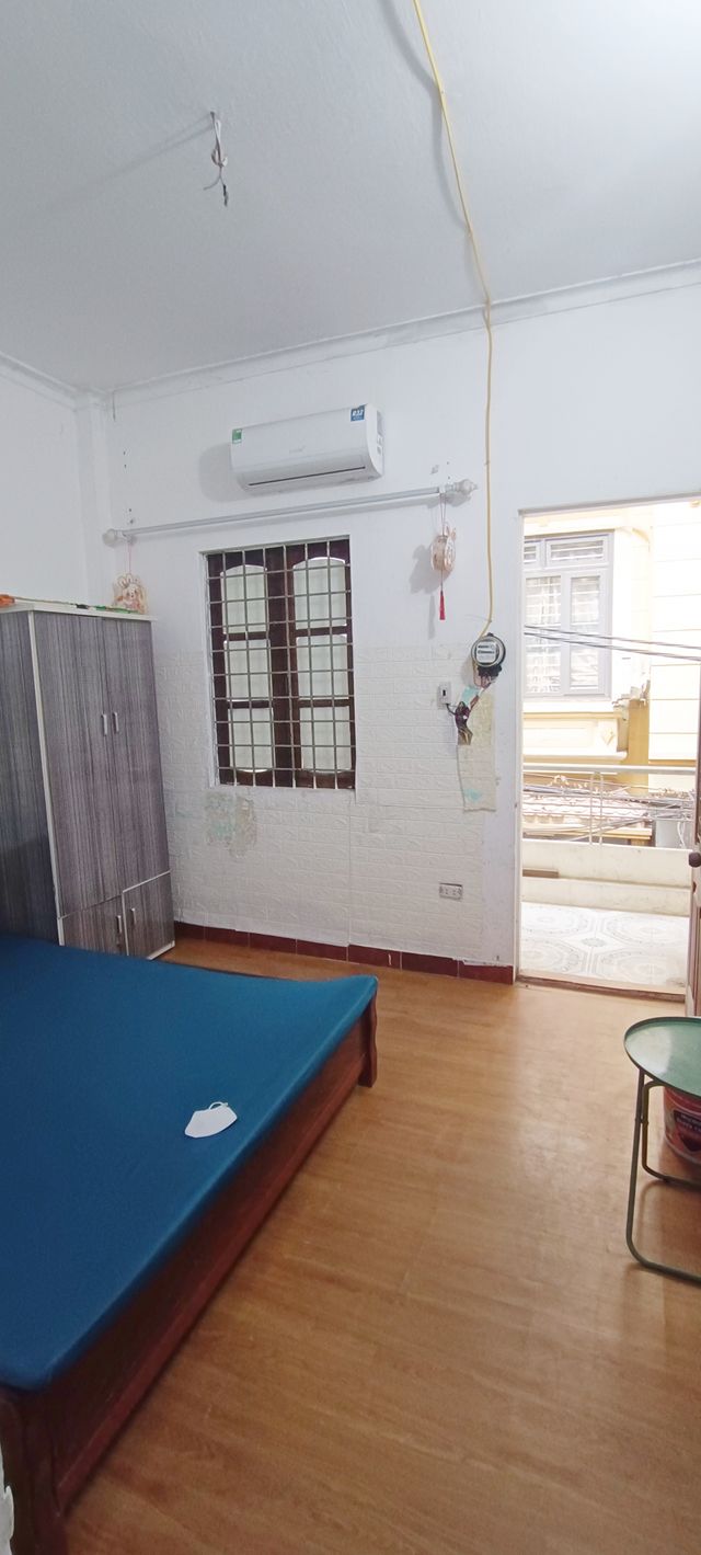 Phòng cho thuê chính chủ tại 76 Phố Chùa Quỳnh, 2.4 triệu - Tiện nghi đầy đủ, giờ giấc tự do!