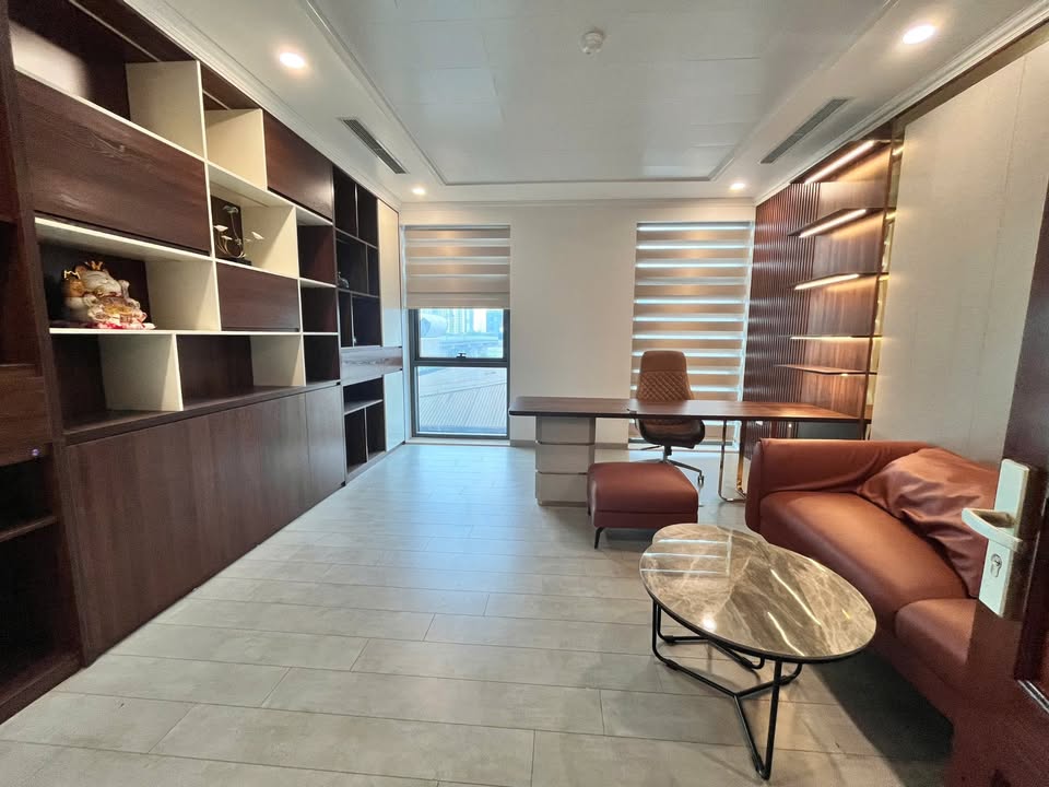Văn phòng cho thuê tại Nguyễn Trãi, 120m² chỉ 22 triệu/tháng - View kính sang trọng!