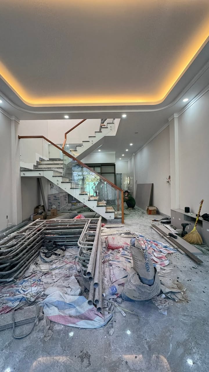 Nhà Hẻm 131 Lê Duẩn, Pleiku 95m² giá 2.69 tỷ - Nhà hoàn thiện, ô tô vào tận nơi!