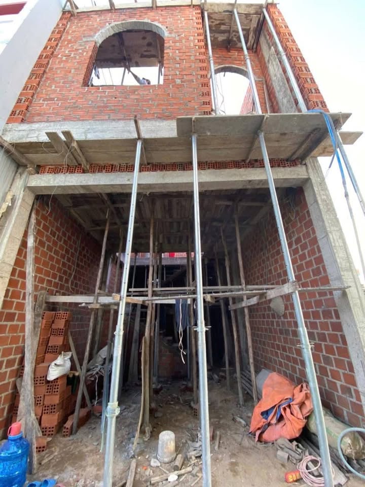 Nhà phố 2 mặt hẻm Hùng Vương, Nhơn Phú 45m² giá 1.7 tỷ - Sẵn sàng giao nhà hoàn thiện!