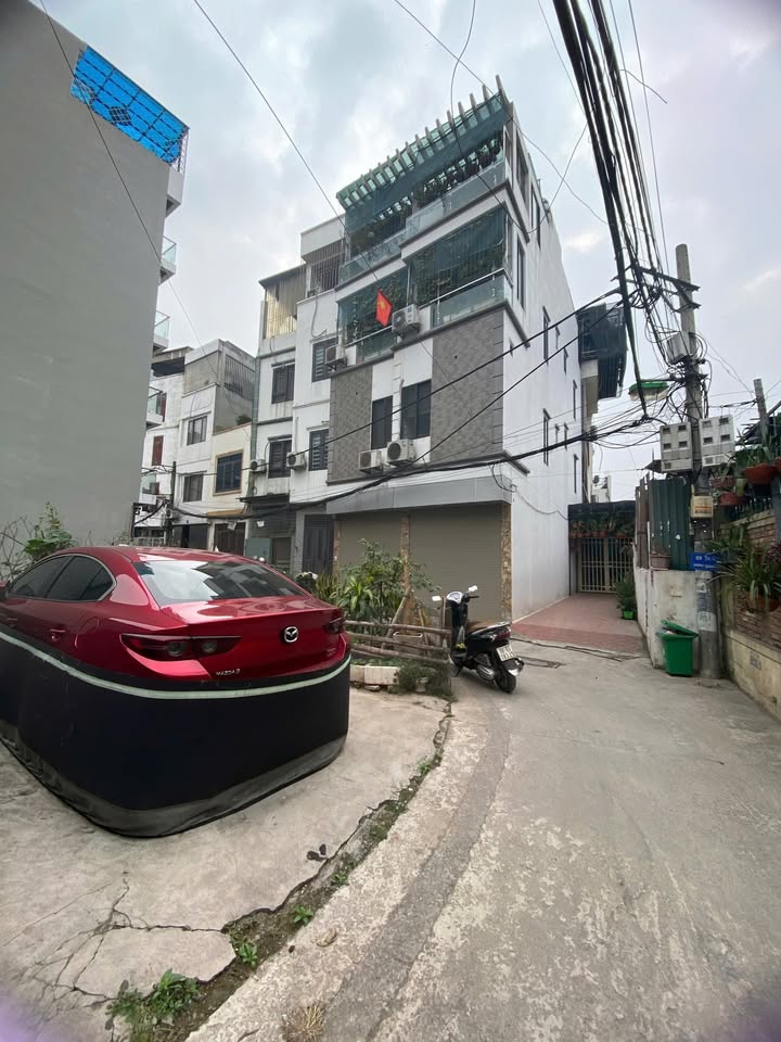 Nhà riêng Thạch Bàn 39m² giá 7.9 tỷ - Ô tô vào tận nơi!