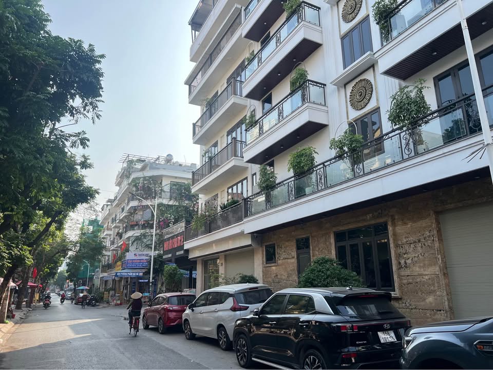 Bán gấp Nhà mặt đường Thế Lữ, 40m² x 5 tầng, giá 9.2 tỷ - Kinh doanh sinh lời cao!