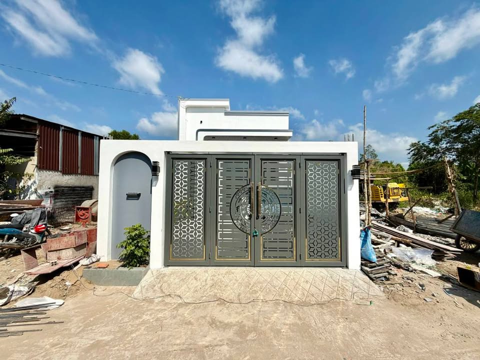 Nhà phố Rạch Giá 130m² giá 2.25 tỷ - Full nội thất sang trọng!