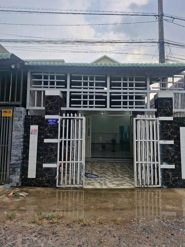 Nhà phố Tân Phú Trung, Củ Chi 125m² giá 3.5 tỷ - Sân đậu ô tô tiện lợi!