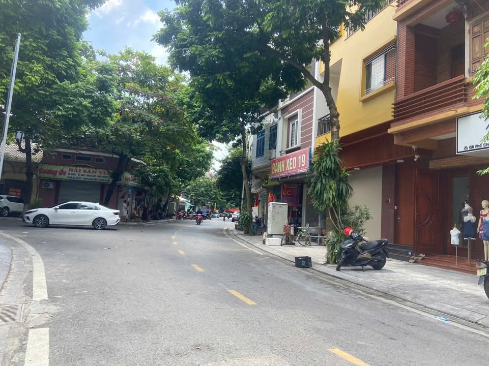 Nhà 3 tầng phố Chiền, Ngô Quyền, Vĩnh Yên 90m² giá 8 tỷ - Vị trí lý tưởng cho kinh doanh!