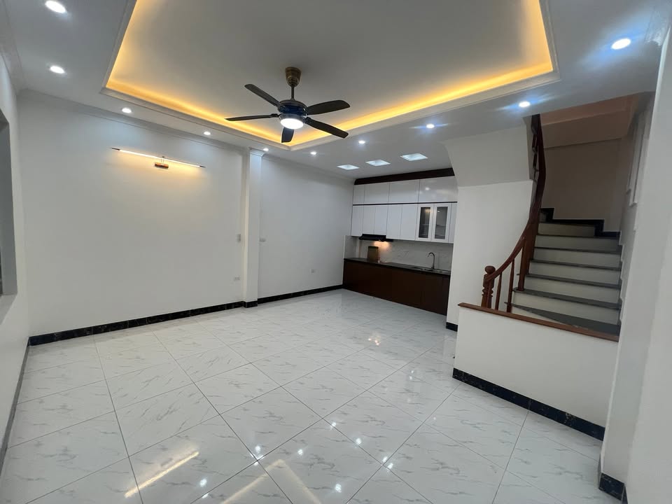 Nhà nhỏ Di Trạch, Hoài Đức 36m² giá 5.8 tỷ - Đầu tư sinh lời, tiện cho thuê!