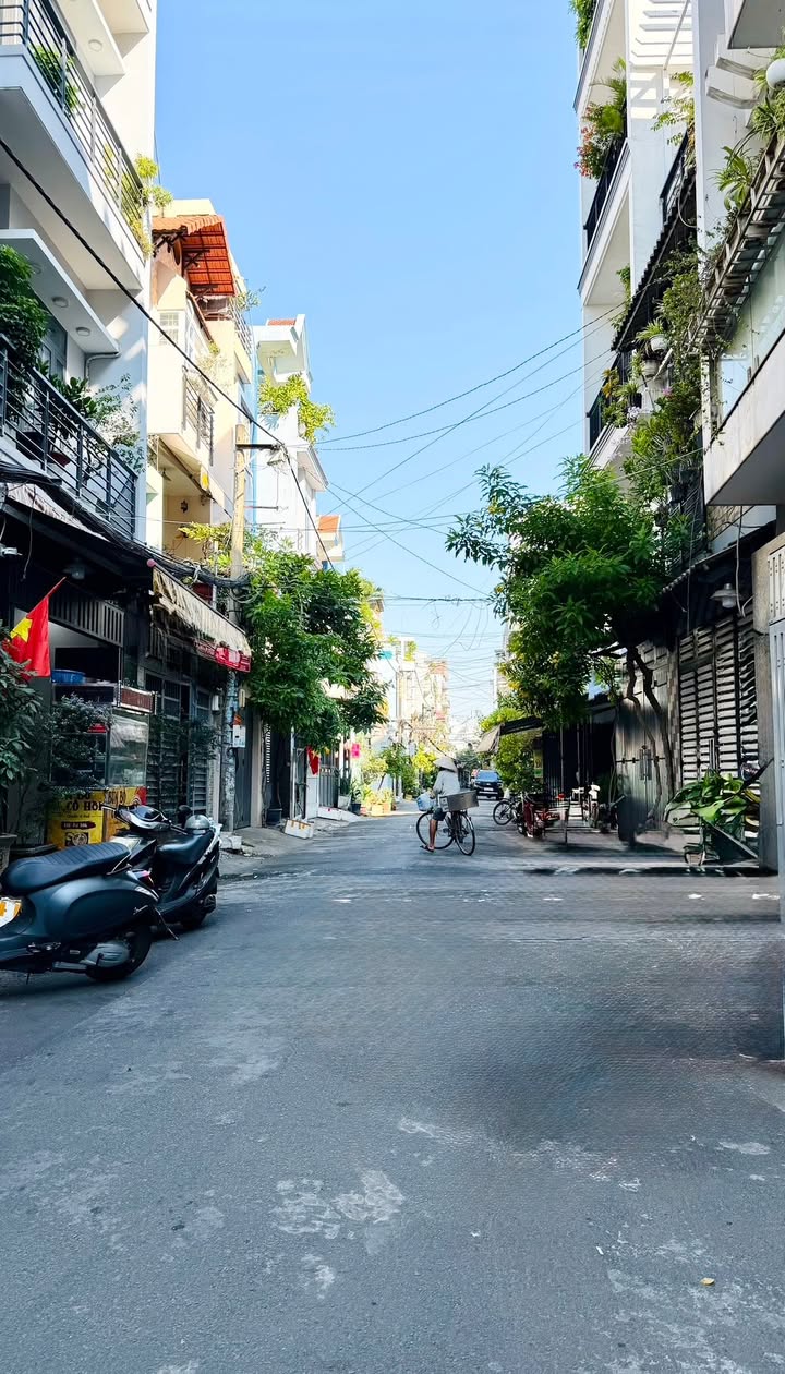 Nhà phố Quận Tân Phú 49m² giá 8 tỷ - Vị trí đắc địa, tiện kinh doanh!