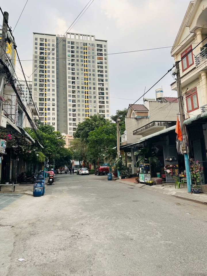 Mặt tiền kinh doanh Đường số 8, Dĩ An 156m² giá 7.95 tỷ - Kinh doanh sinh lời ngay!