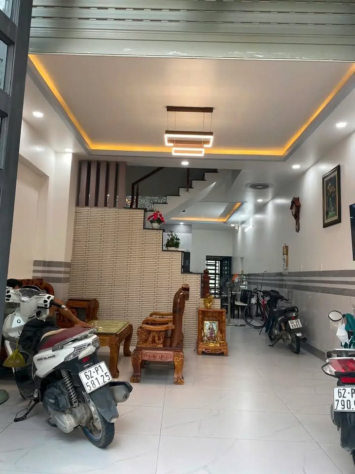 Nhà 1 trệt 2 lầu KDC Xuyên Á, Mỹ Hạnh Nam, 80m² - Giá 4.5 tỷ, cơ hội đầu tư tốt!