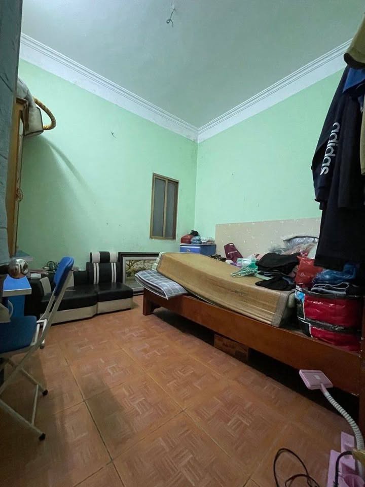 Nhà 3 tầng Thạch Bàn 68m² giá 18 tỷ - Dòng tiền ổn định, gần chợ