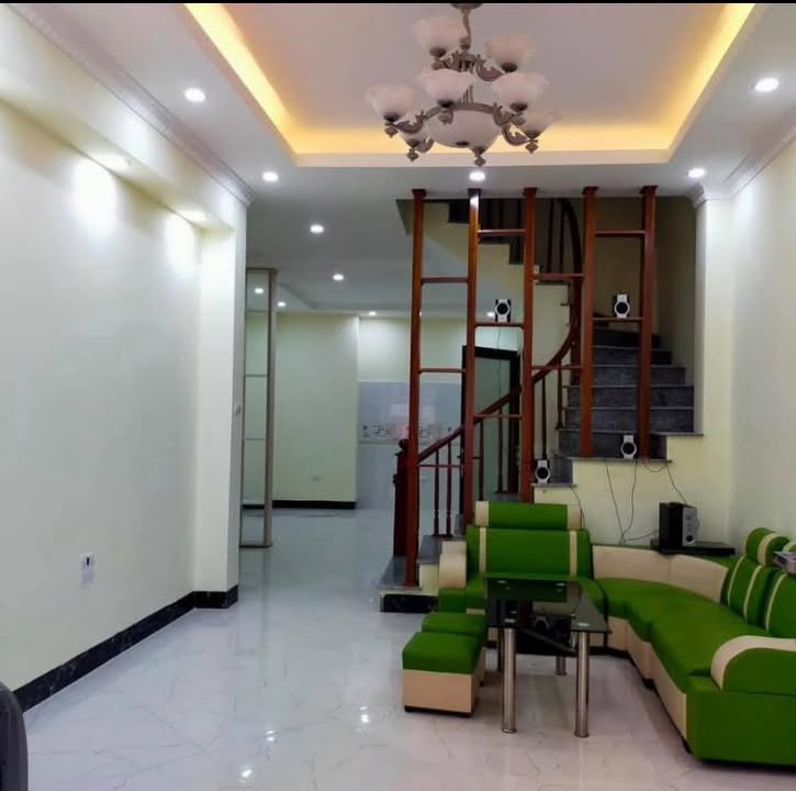 Nhà 5 Tầng 35m² 4.3 Tỷ - Ngõ Nông Rộng Gần Đường 32 Hoài Đức