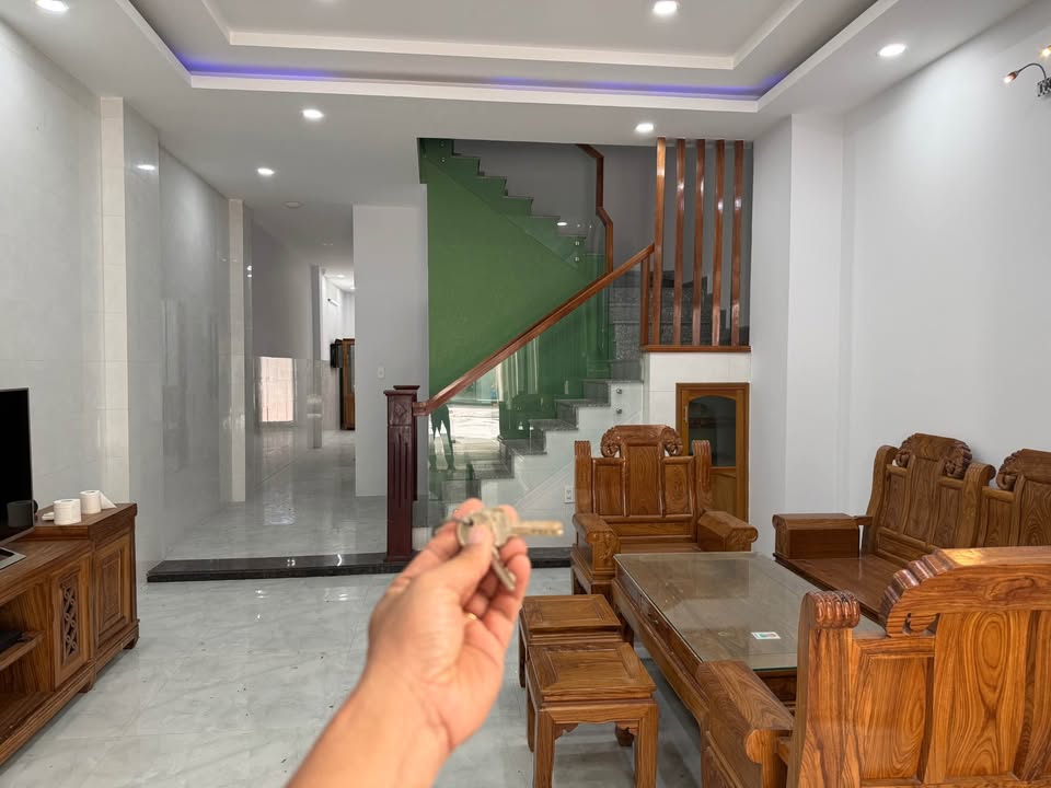 Nhà 4 tầng Phường Phước Hải Nha Trang 100m² giá 9.5 tỷ - Cơ hội đầu tư tuyệt vời!