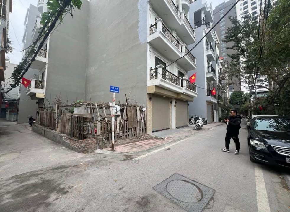 Nhà riêng Đức Giang Long Biên 47m² giá 8 tỷ - Ô tô chạy vòng quanh!