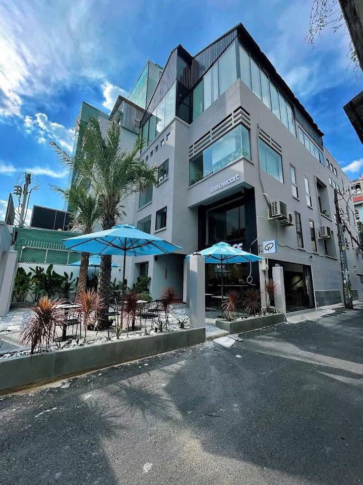 FrontHouse Đào Duy Anh, Phú Nhuận 255m² giá 70 tỷ - Góc 3 mặt tiền hiếm có!