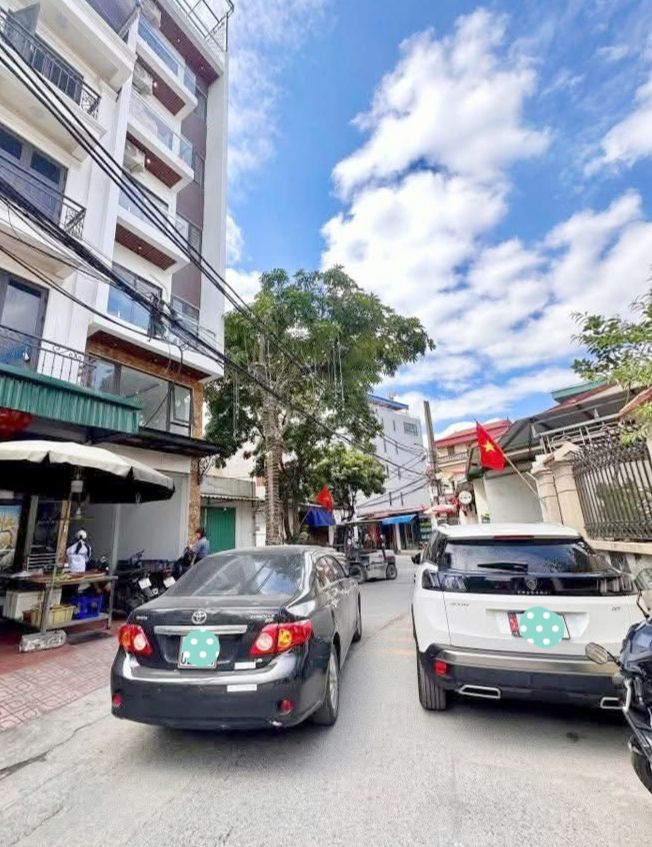 Nhà thang máy Phương Canh 39m² giá 8 tỷ - Dân trí cao, tiện ích bạt ngàn!