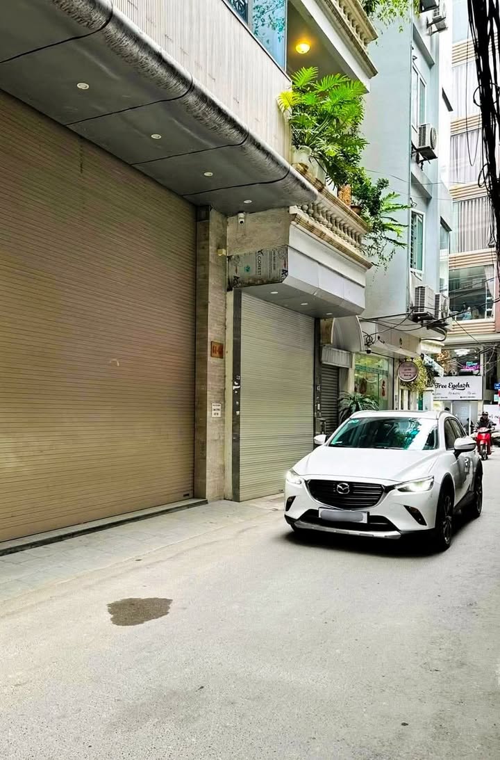 Bán gấp FrontHouse tại Đống Đa - 65m² - Gara ô tô trong nhà - Giá 24 tỷ